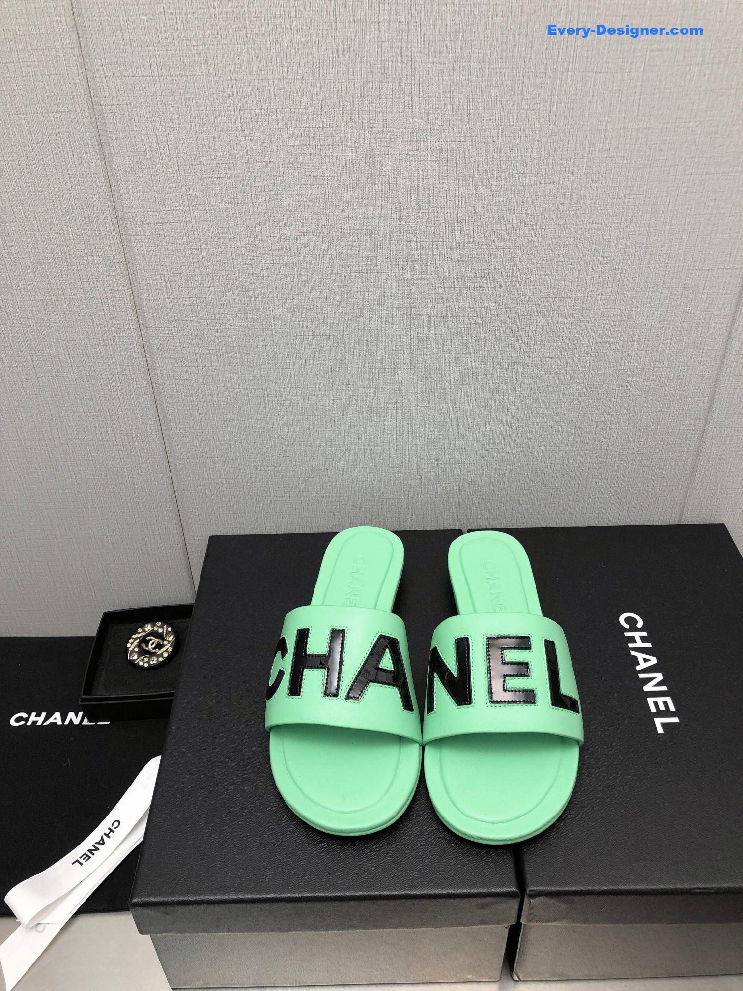 CC color matching letter leather buckle slippers