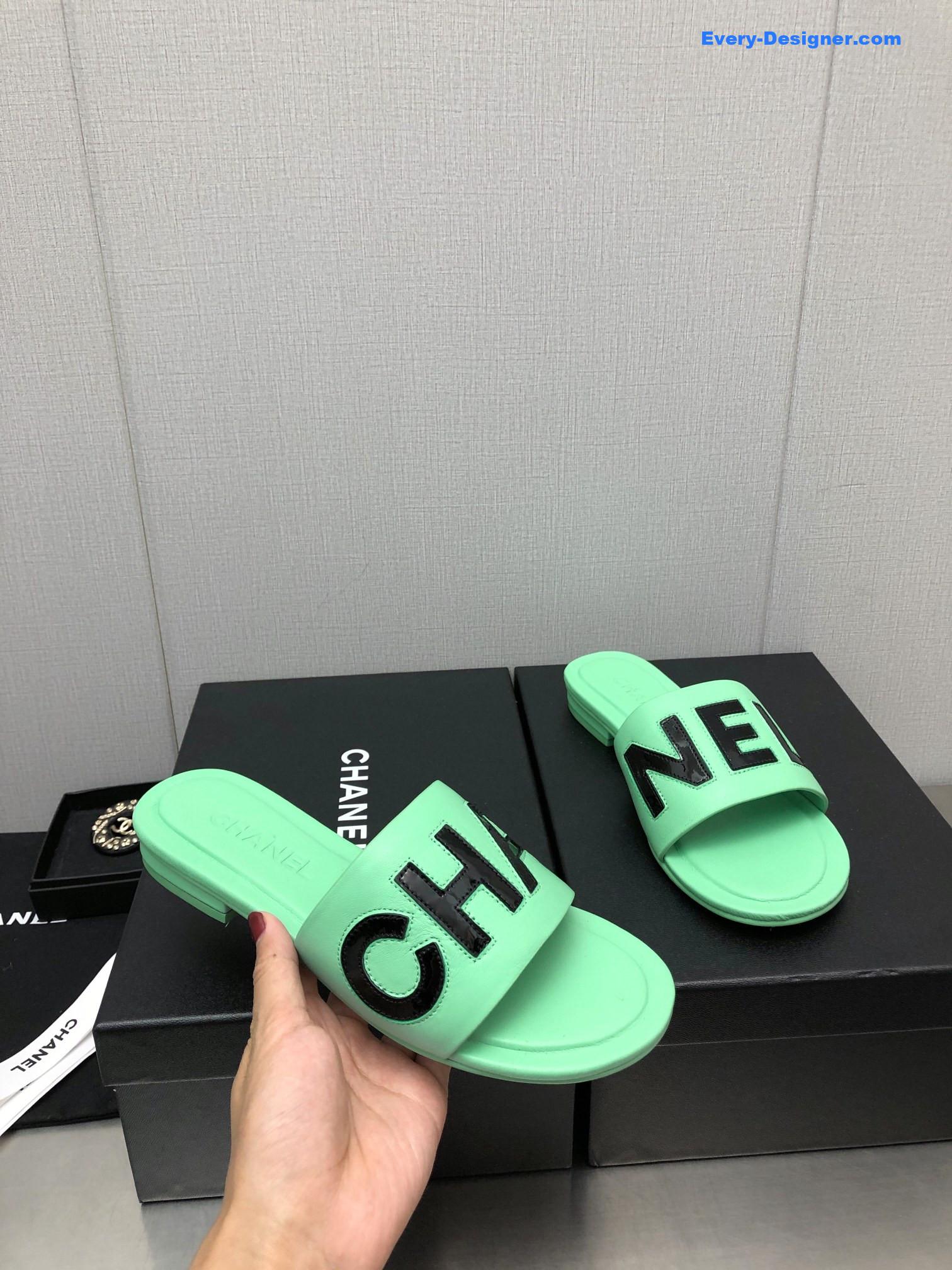 CC color matching letter leather buckle slippers