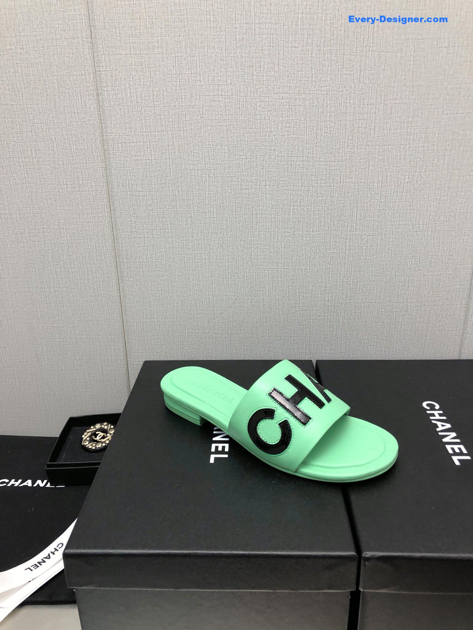 CC color matching letter leather buckle slippers
