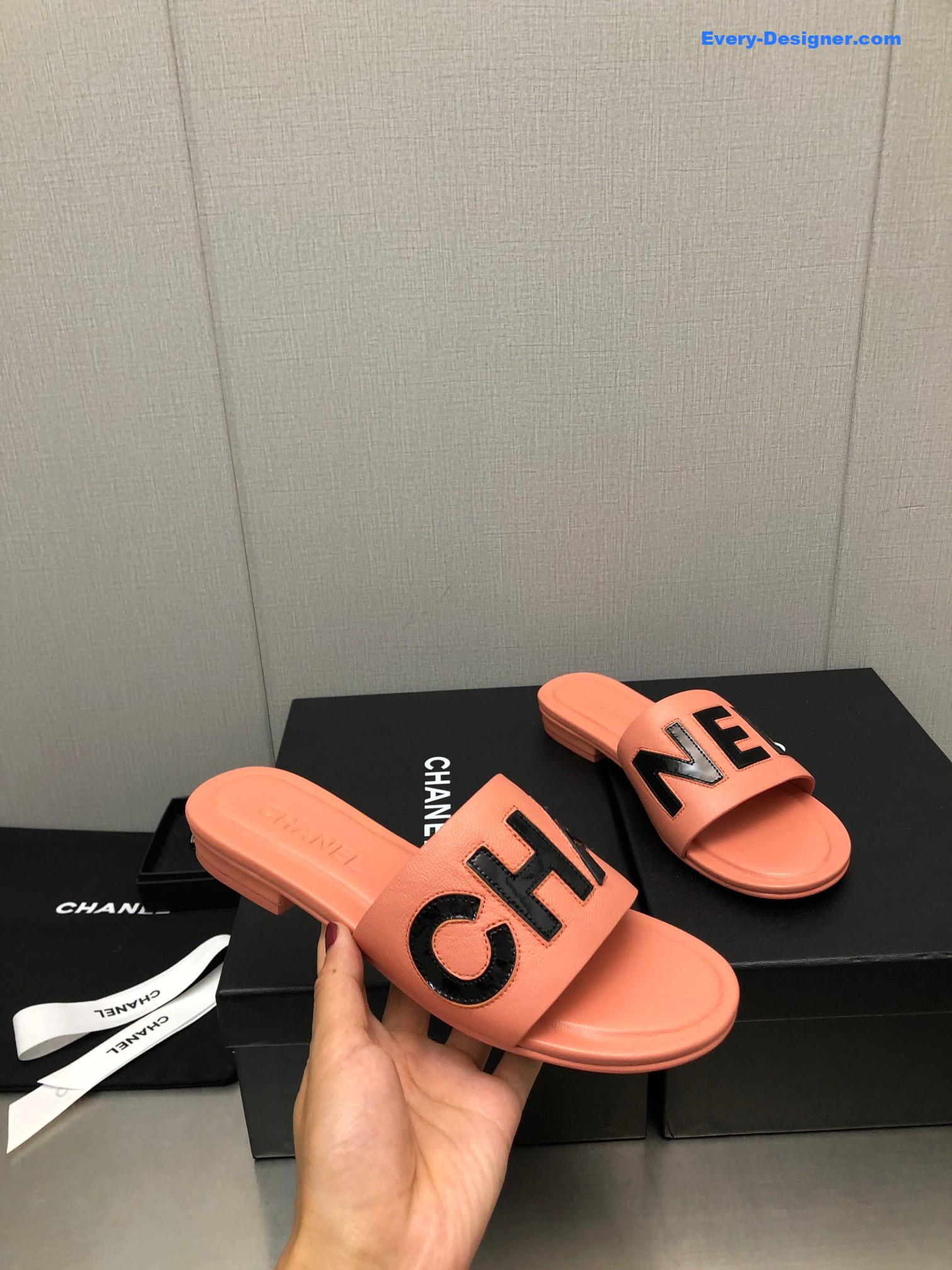 CC color matching letter leather buckle slippers