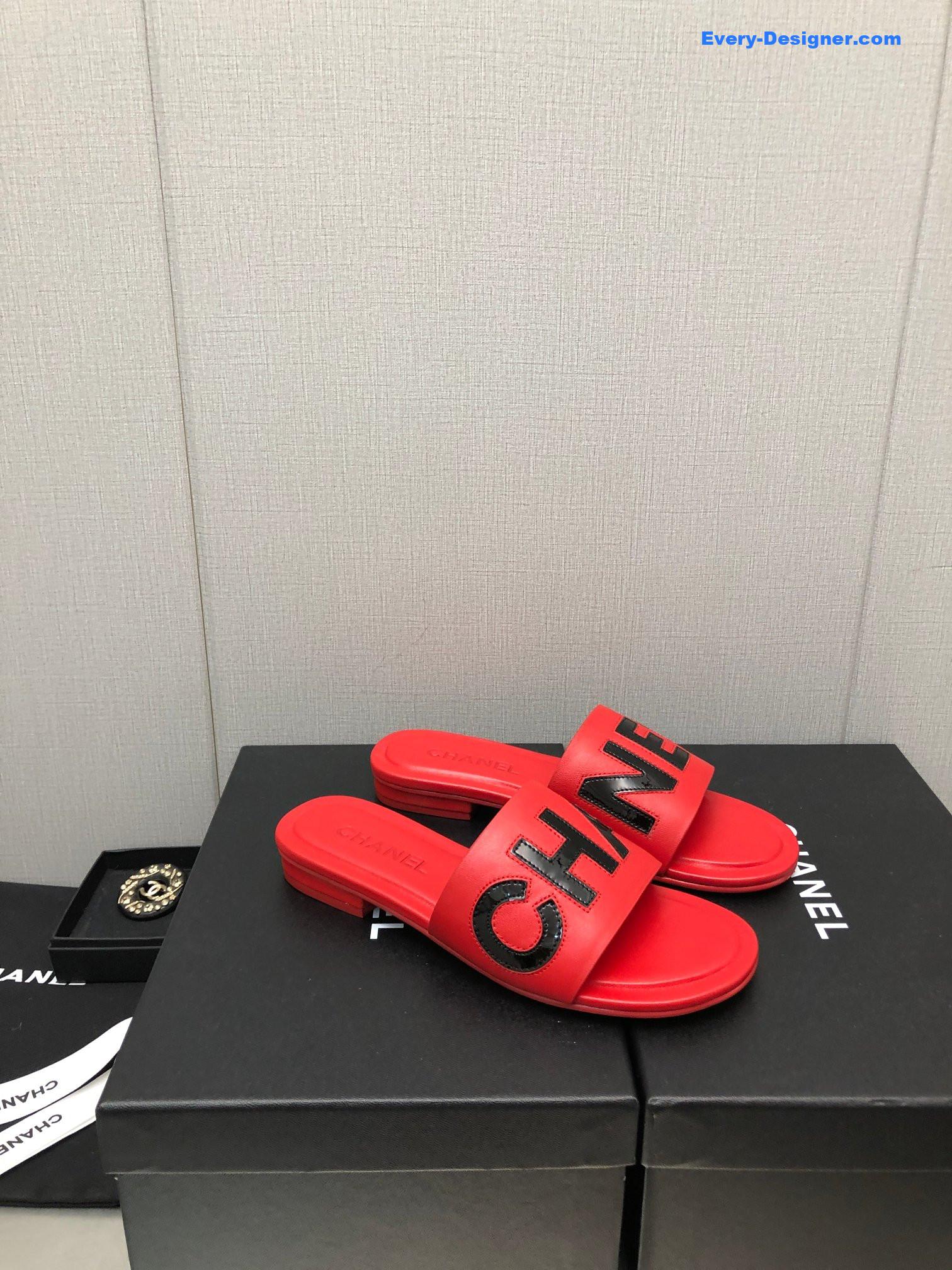 CC color matching letter leather buckle slippers