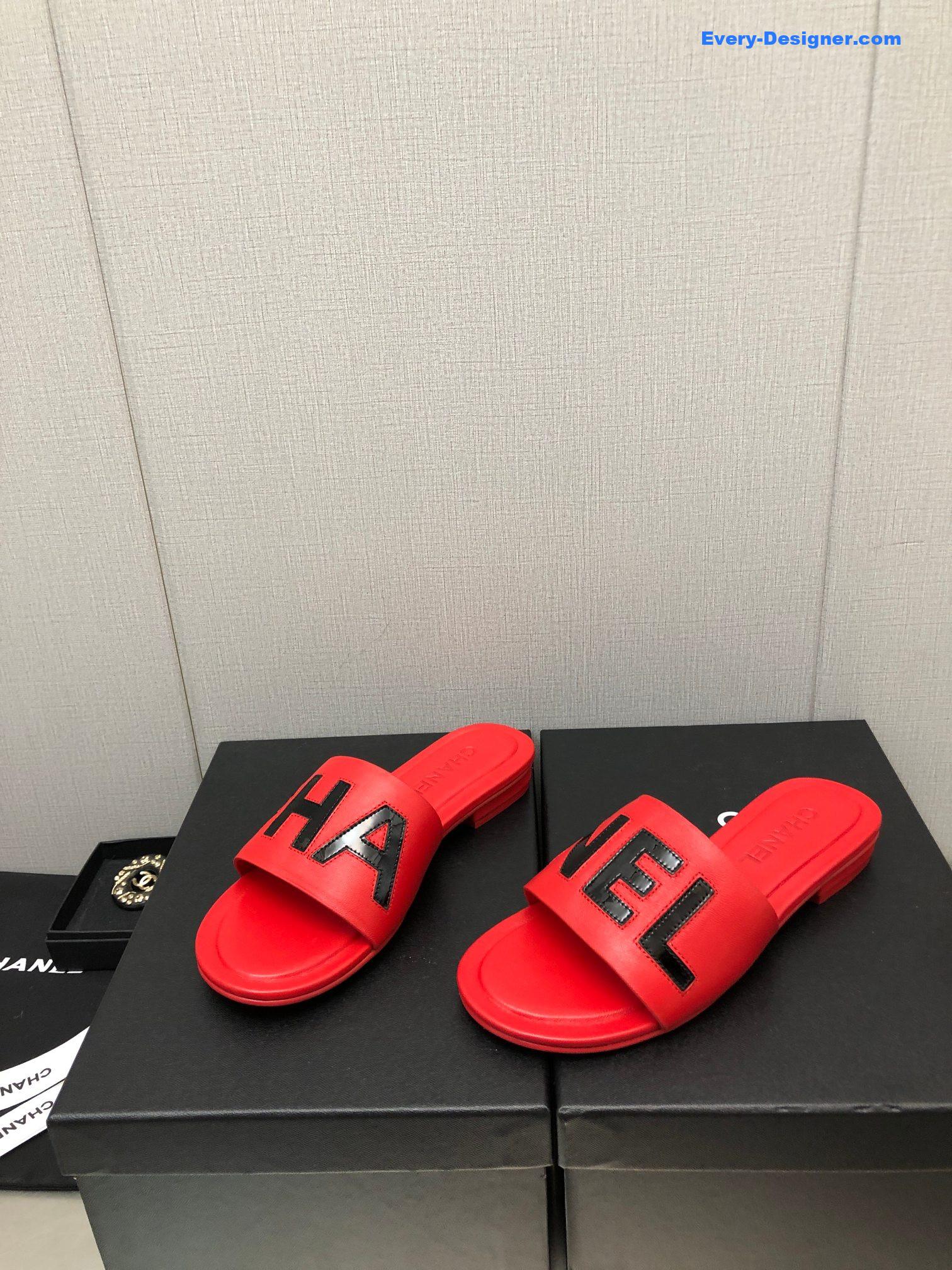 CC color matching letter leather buckle slippers
