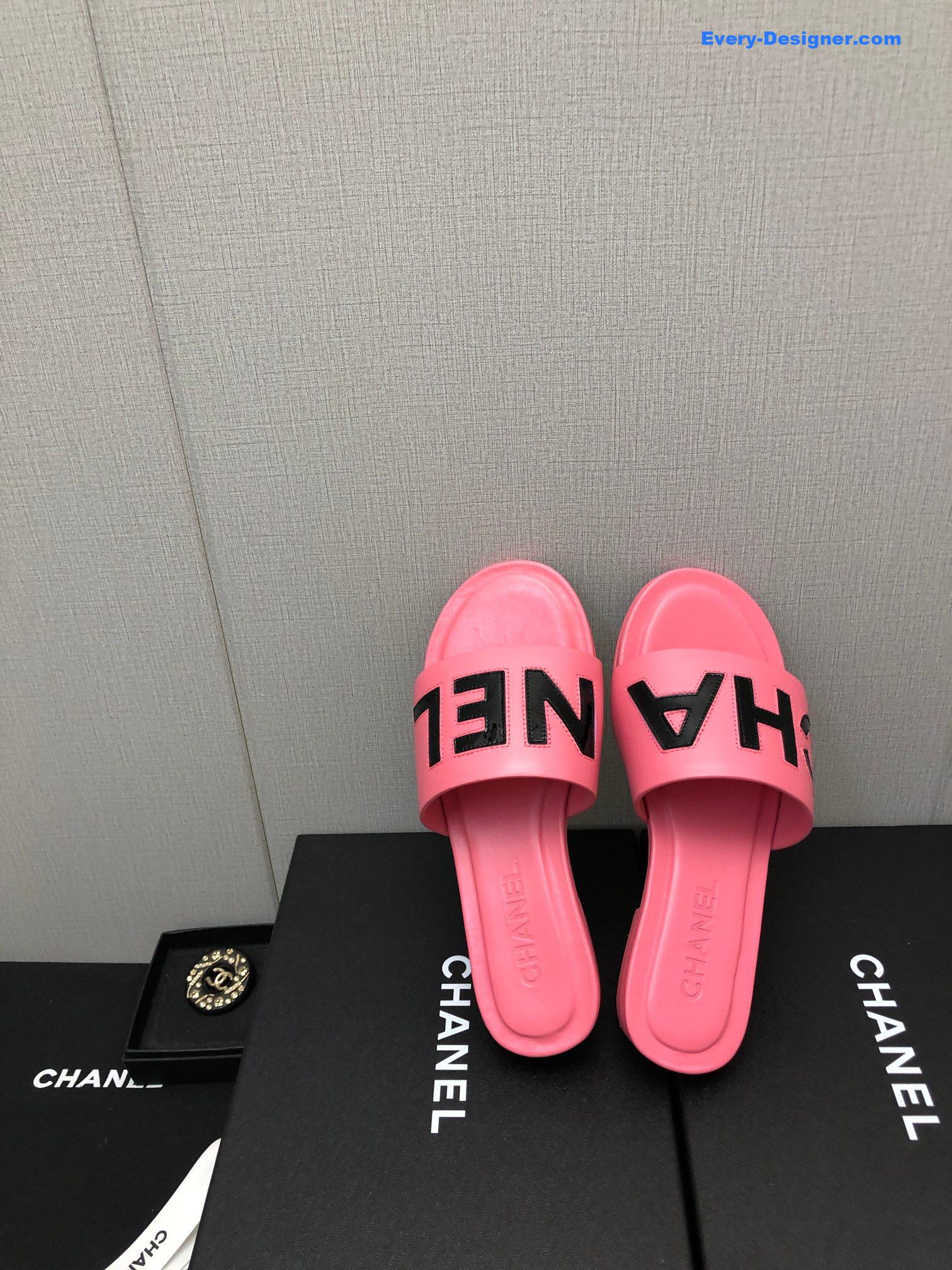 CC color matching letter leather buckle slippers