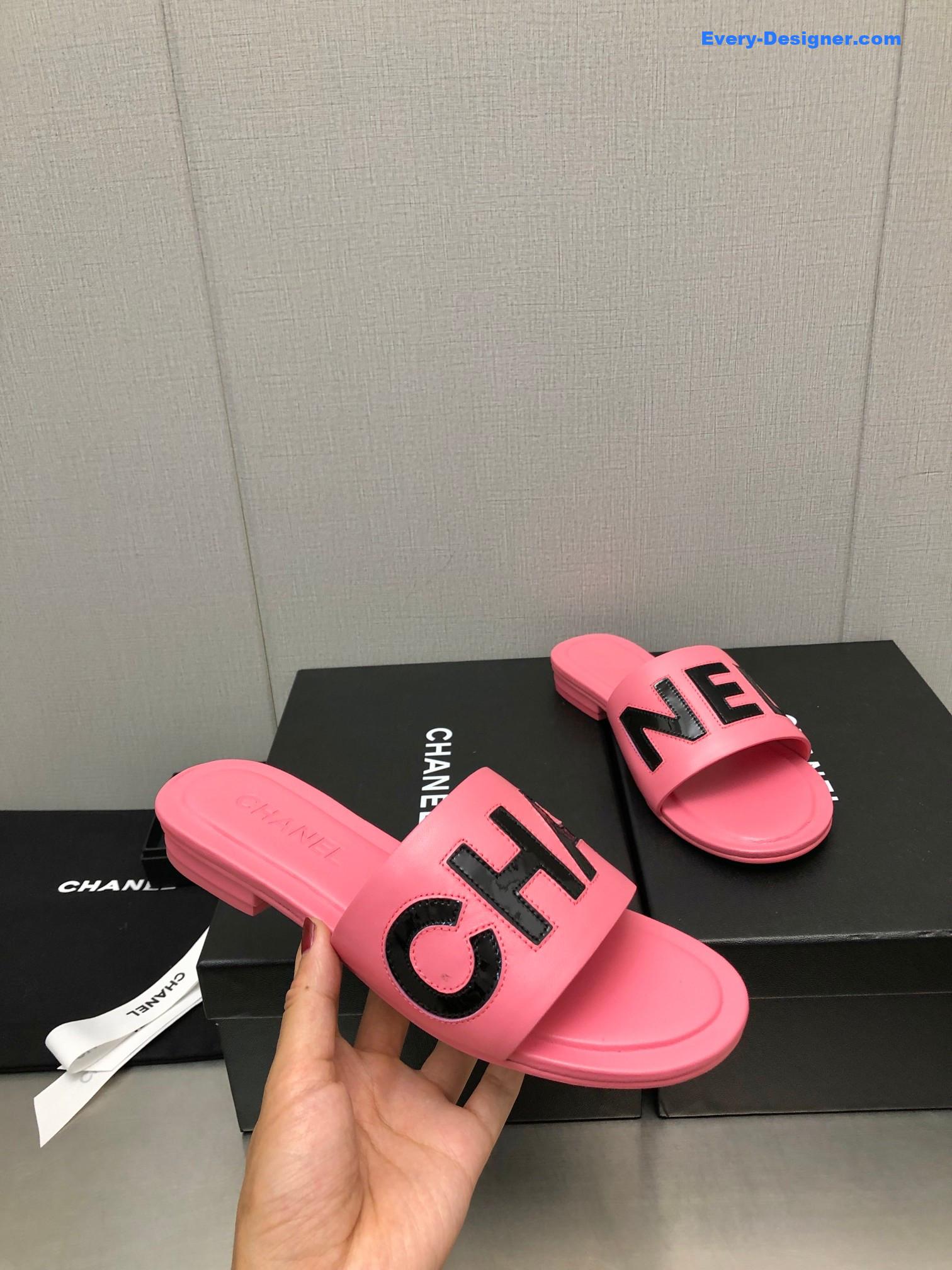 CC color matching letter leather buckle slippers