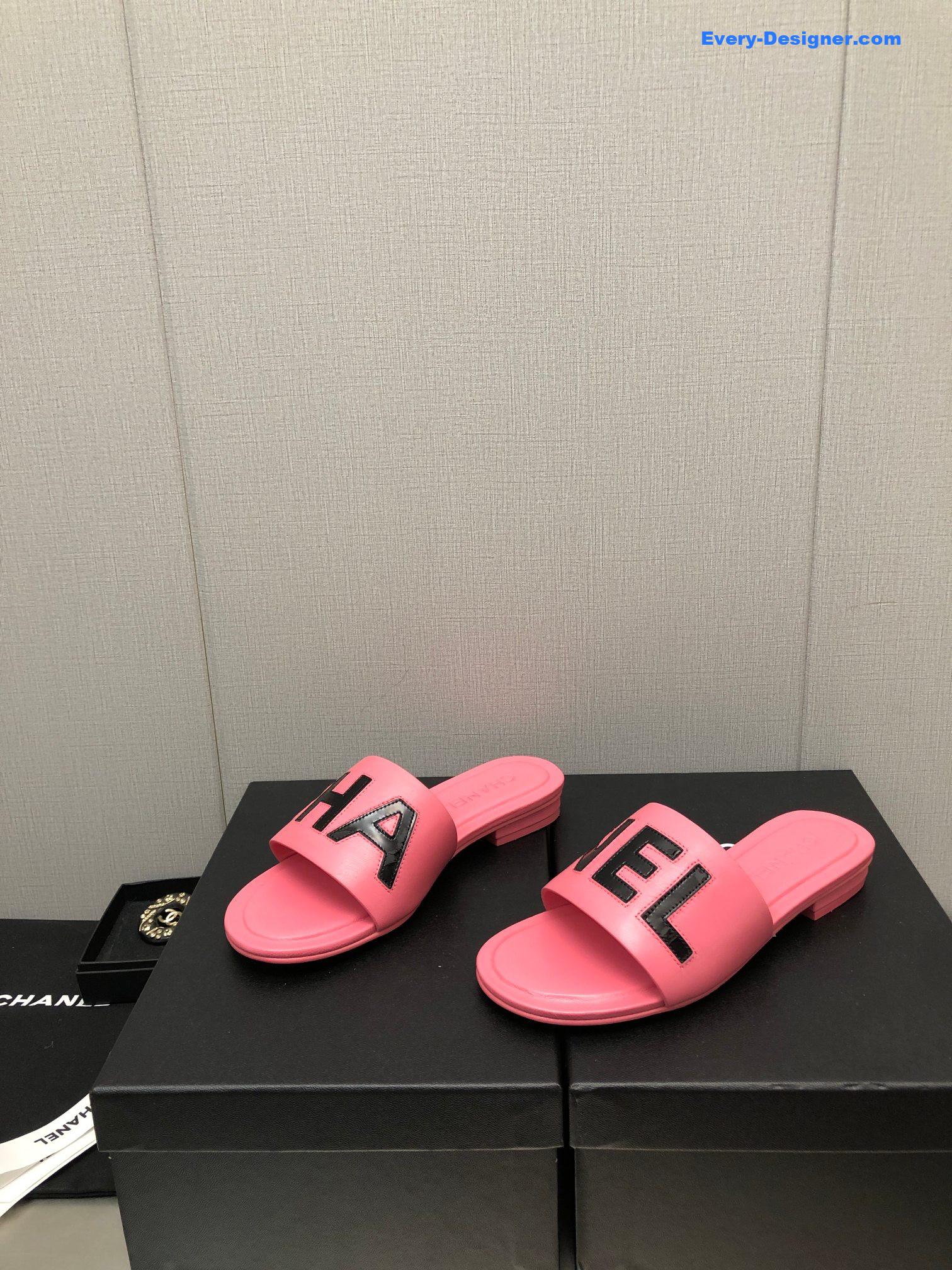 CC color matching letter leather buckle slippers