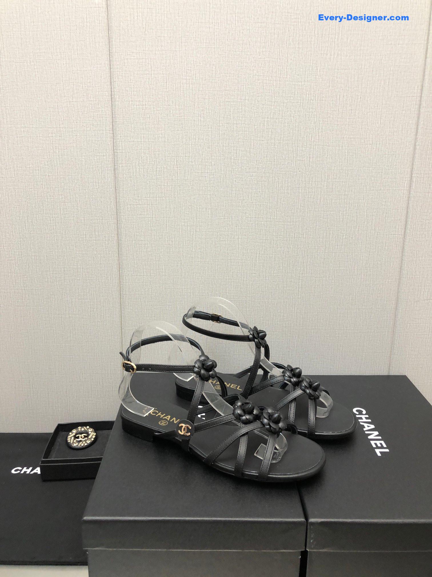 CC classic chain accessories flower sandals