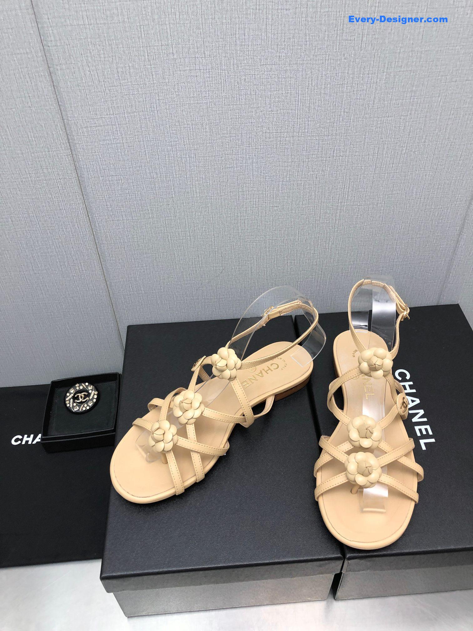 CC classic chain accessories flower sandals