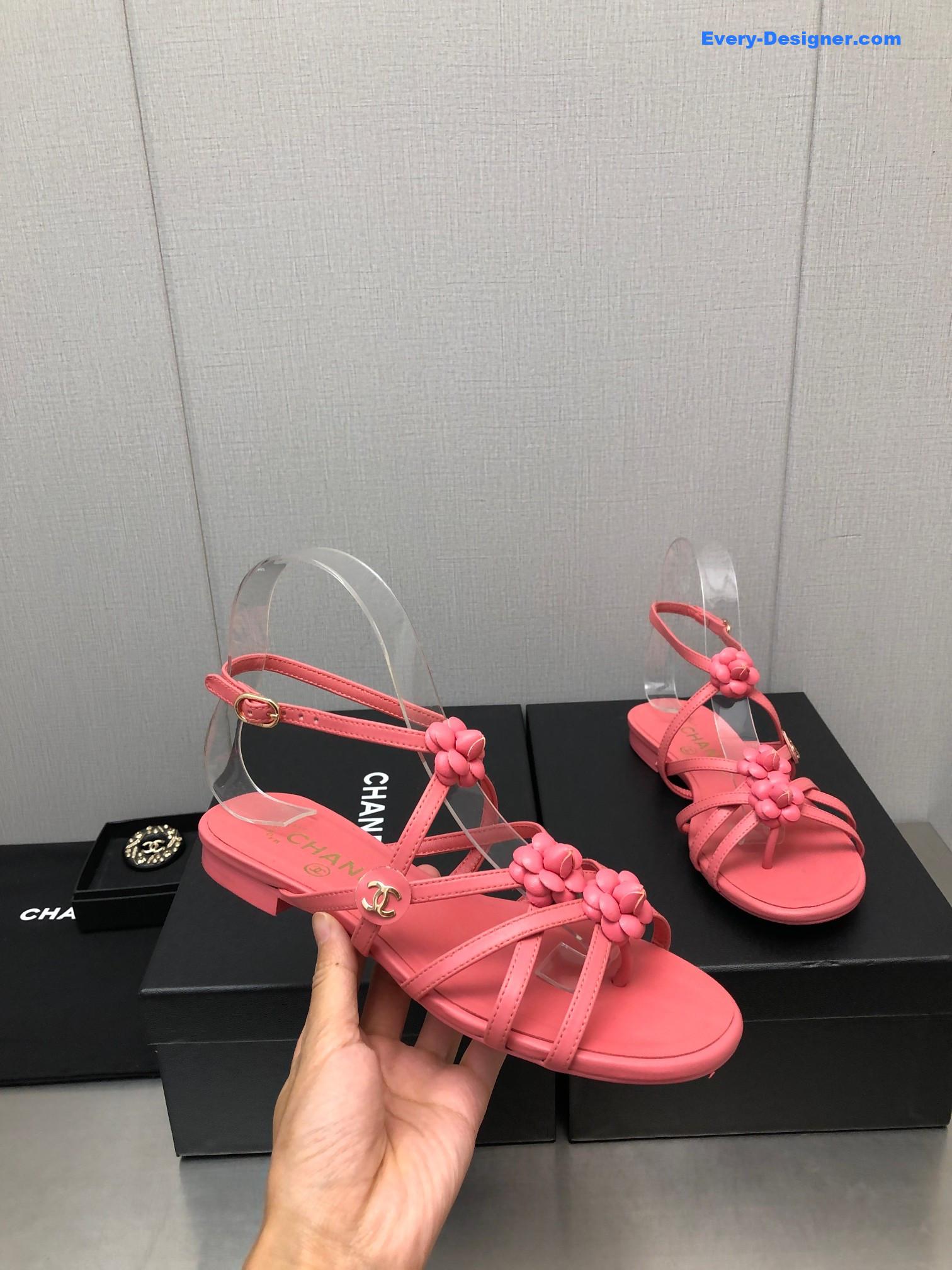 CC classic chain accessories flower sandals