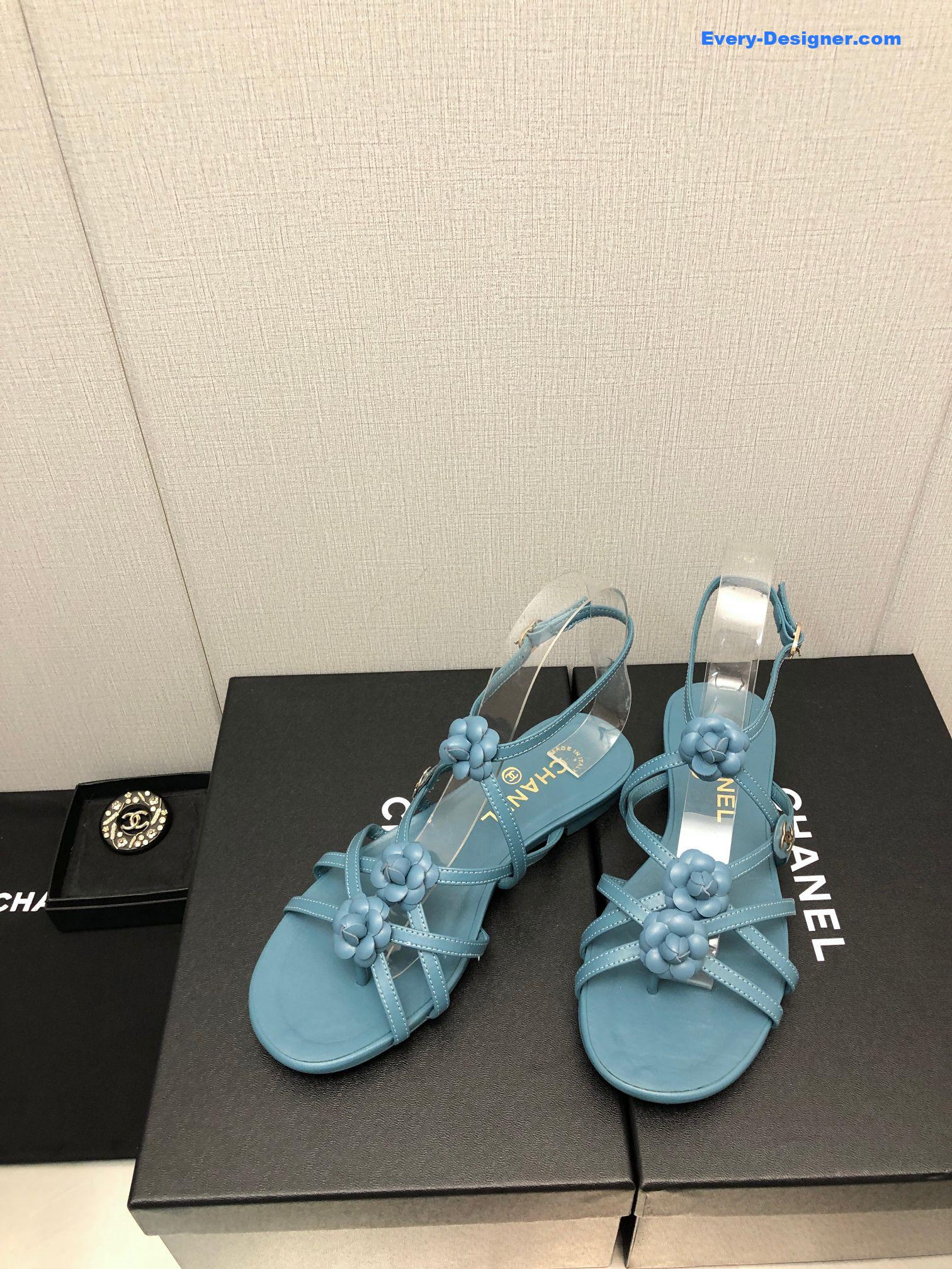 CC classic chain accessories flower sandals