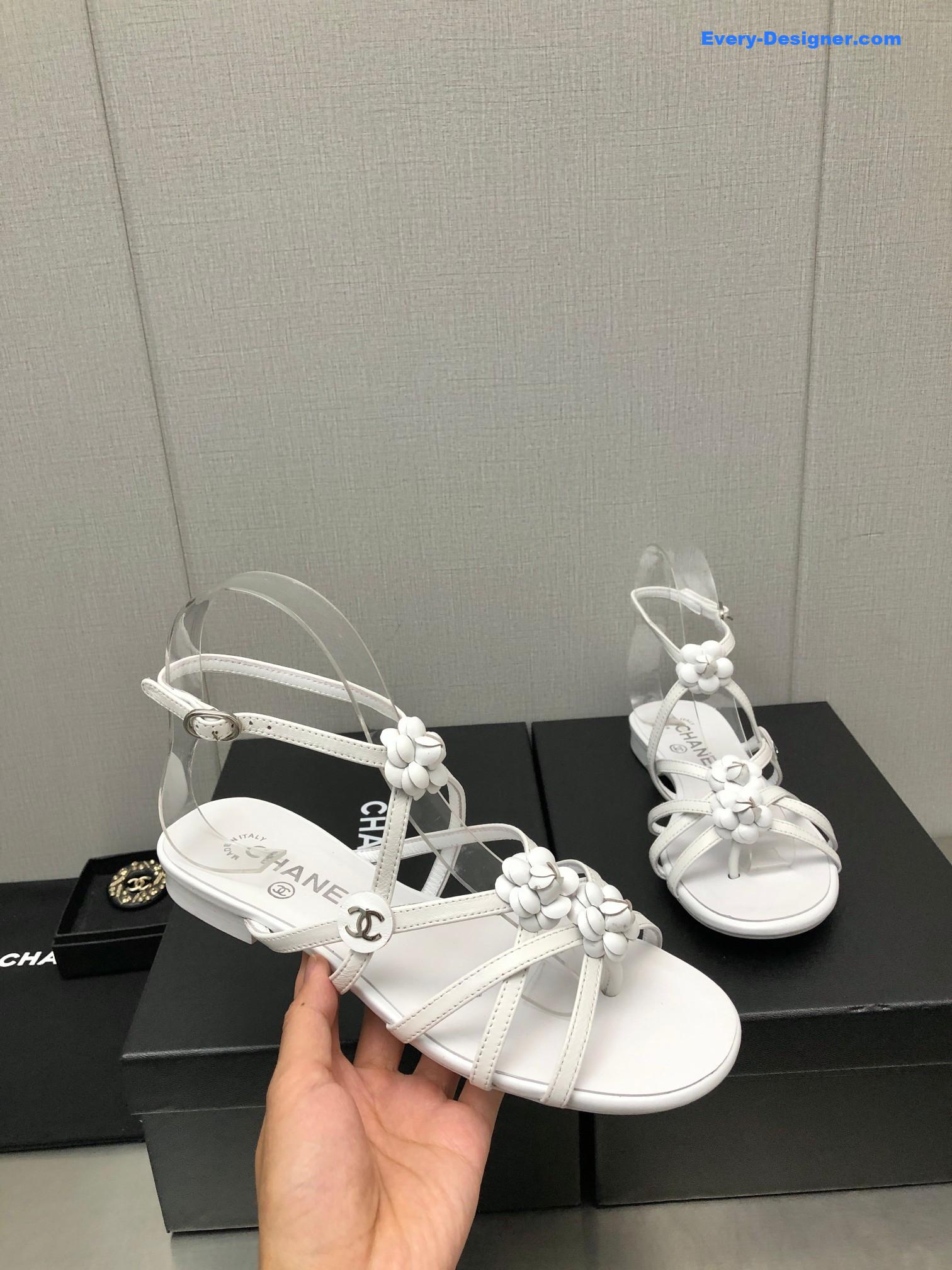 CC classic chain accessories flower sandals