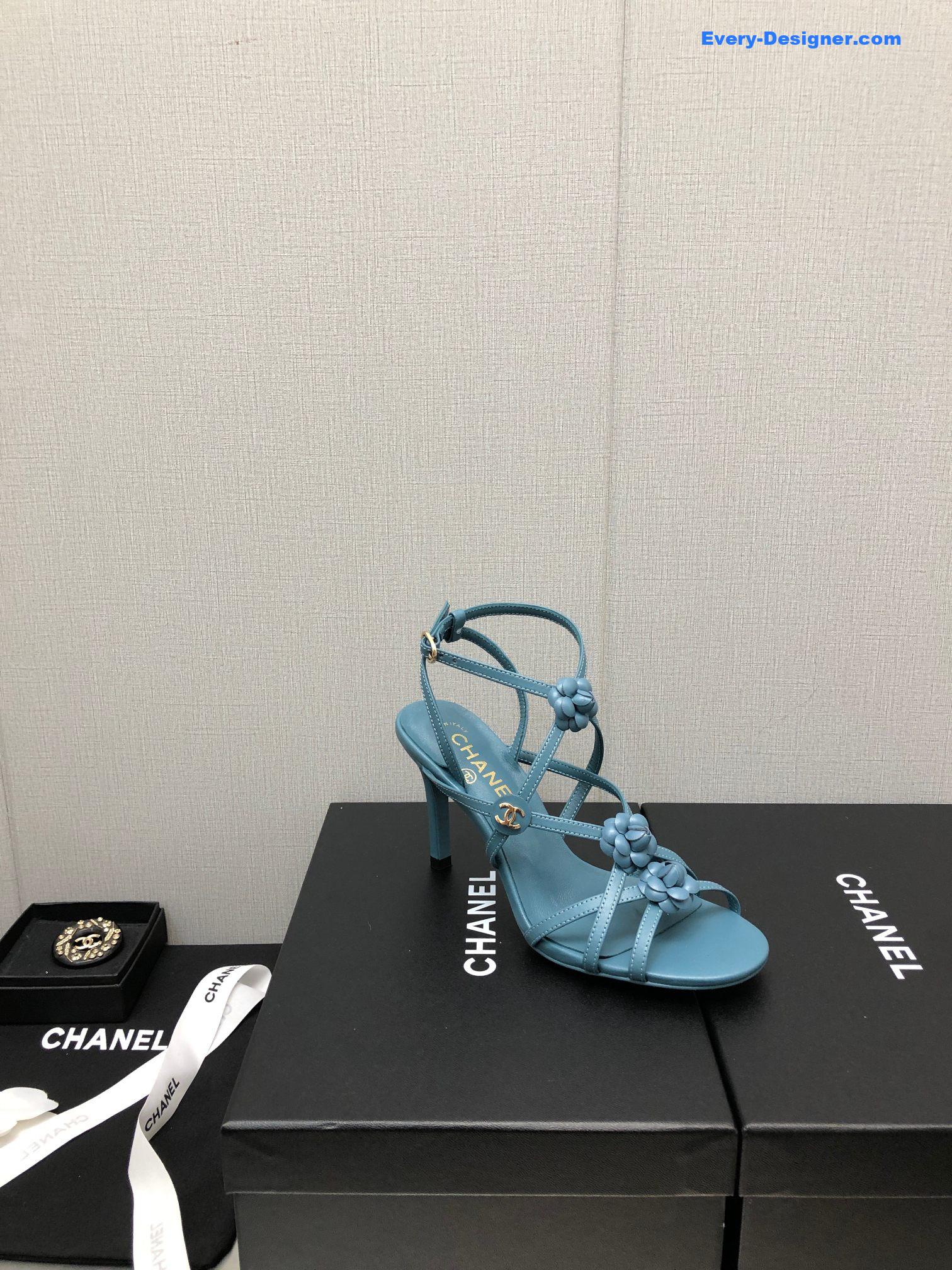 CC classic chain accessories flower sandals