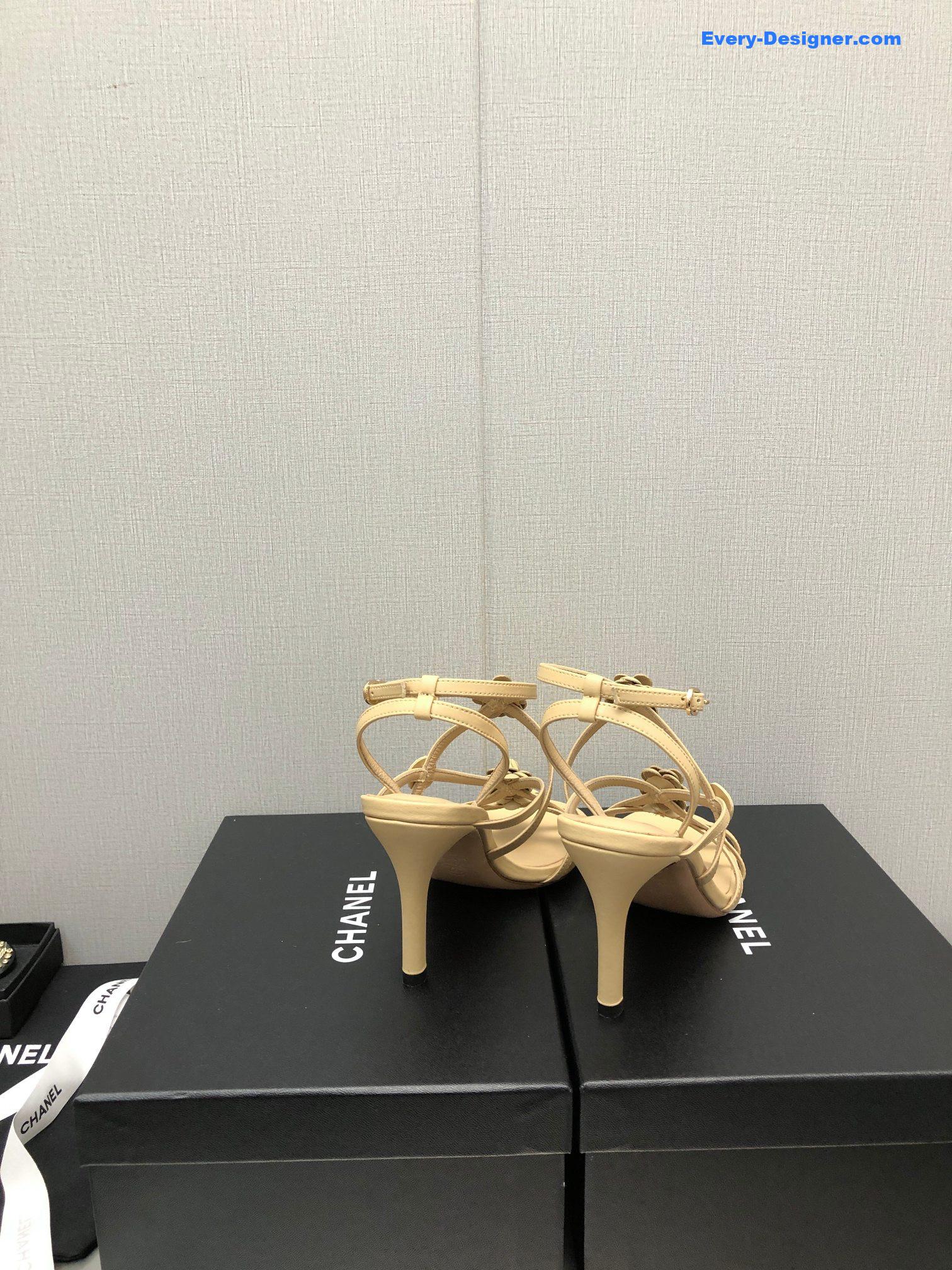 CC classic chain accessories flower sandals