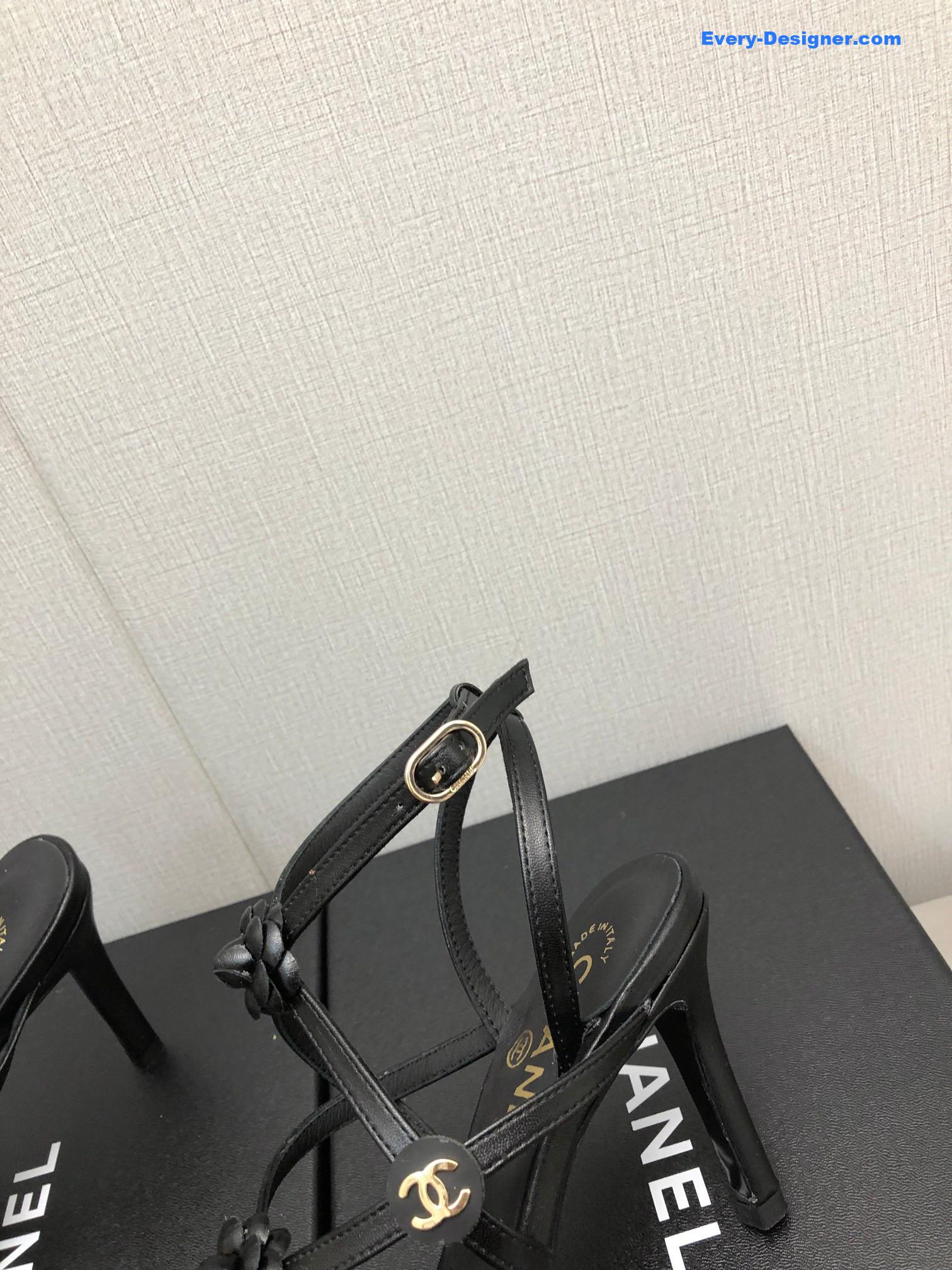 CC classic chain accessories flower sandals