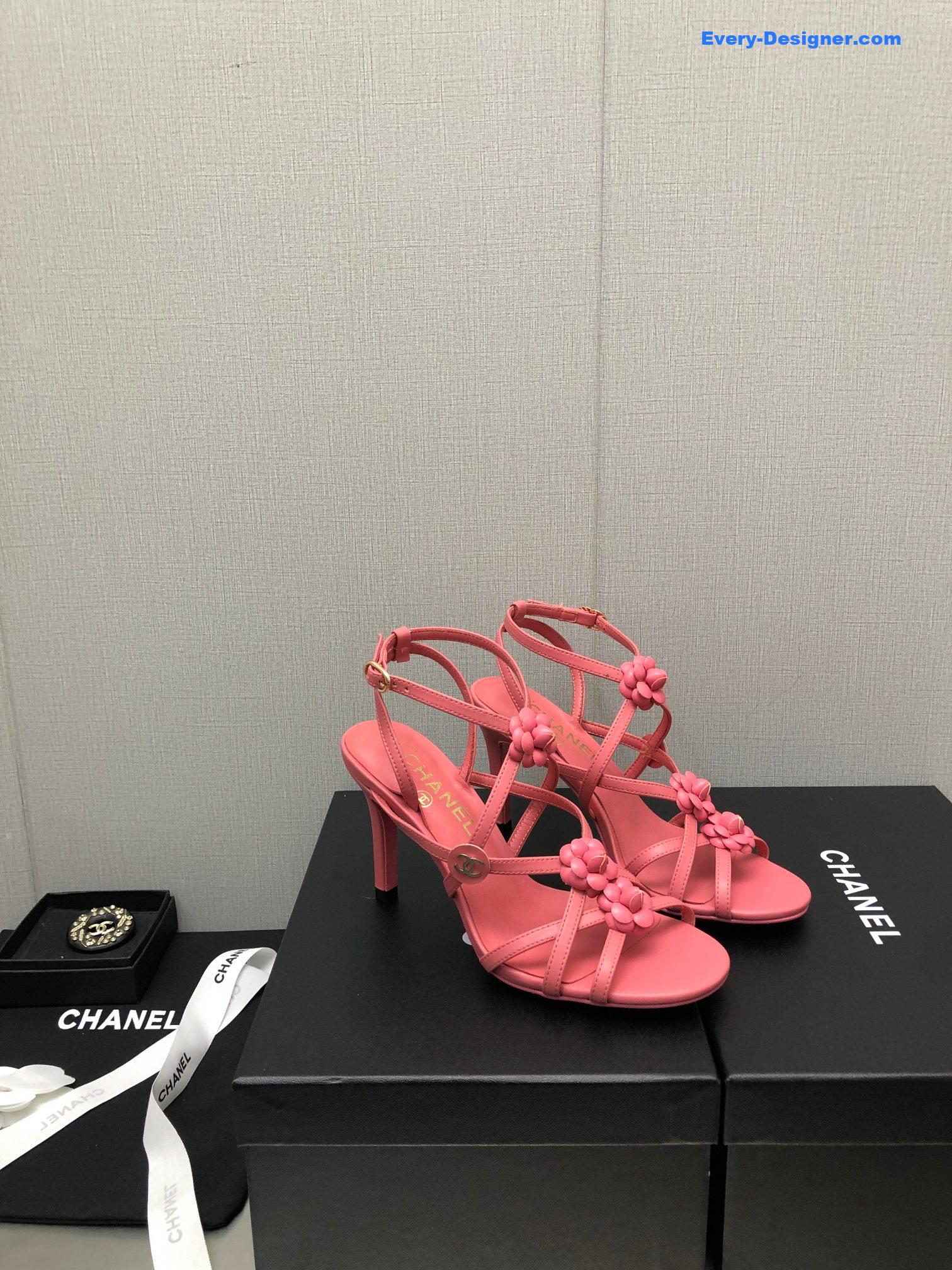 CC classic chain accessories flower sandals