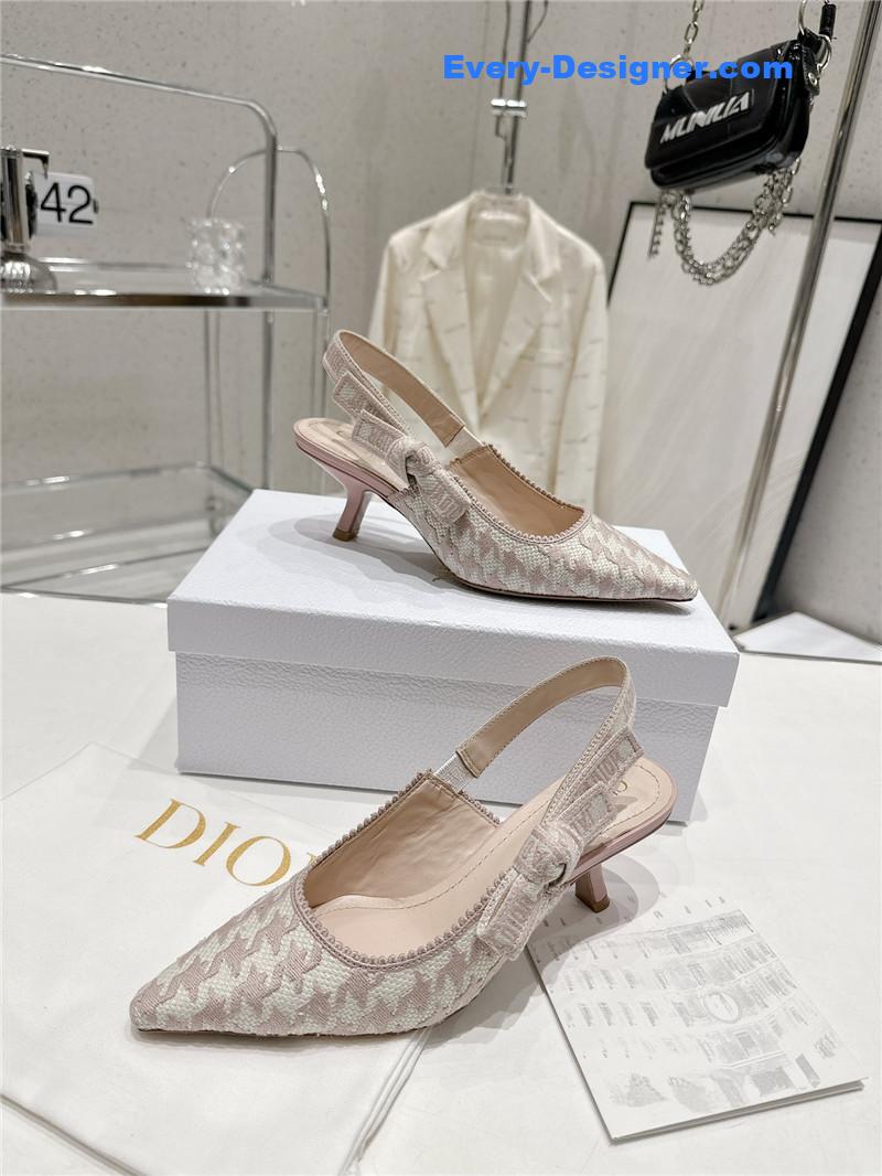 D10r kitten heel high heels