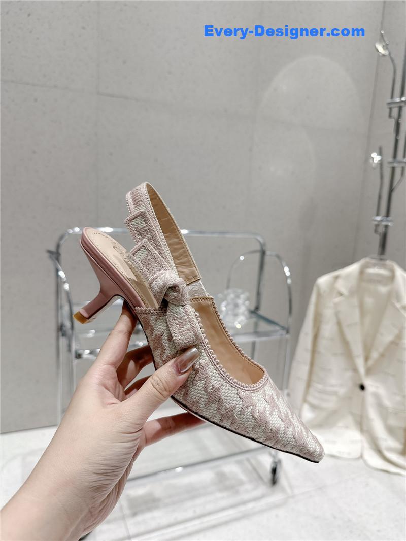 D10r kitten heel high heels