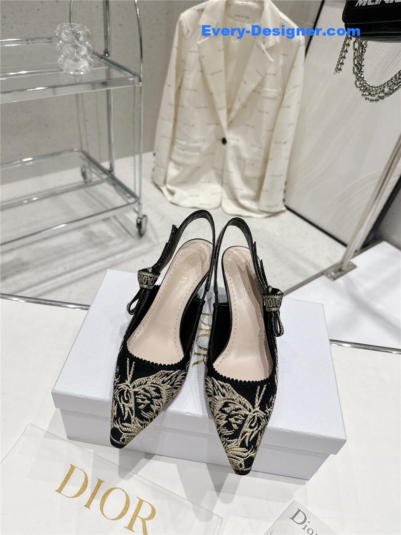 D10r kitten heel high heels