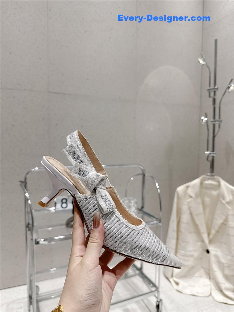 D10r kitten heel high heels