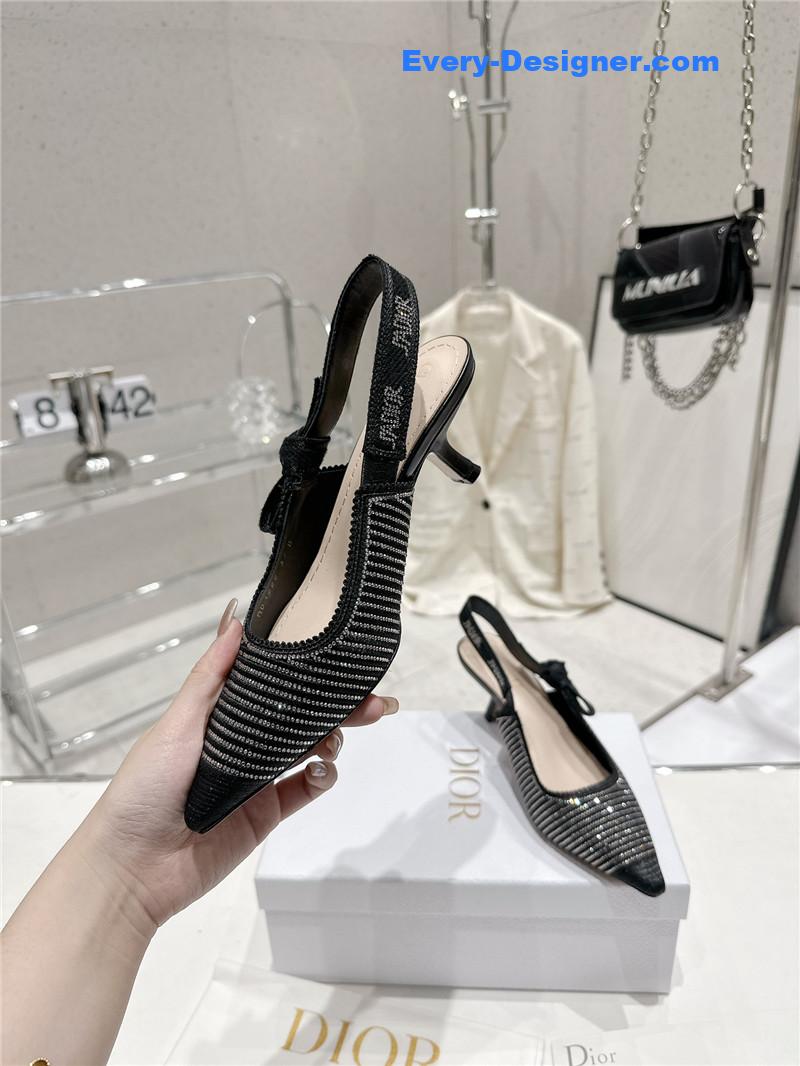 D10r kitten heel high heels