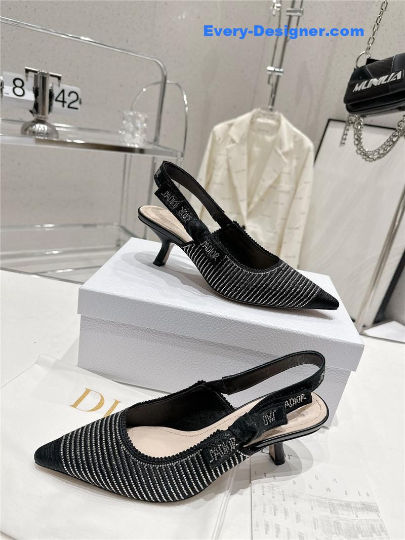 D10r kitten heel high heels