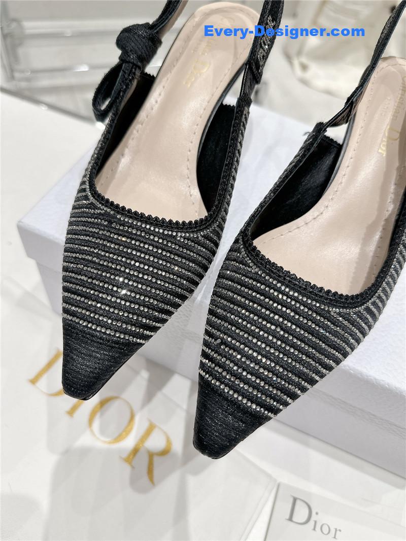 D10r kitten heel high heels