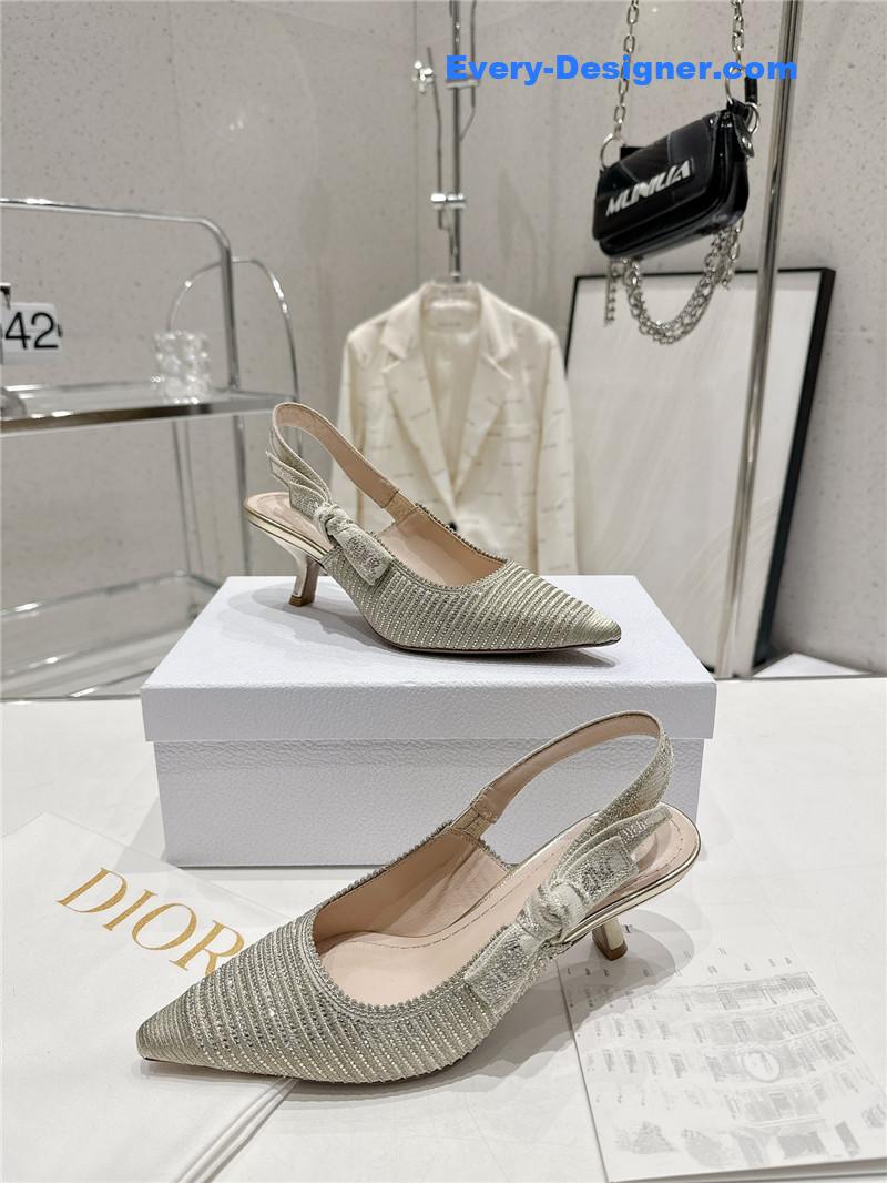 D10r kitten heel high heels