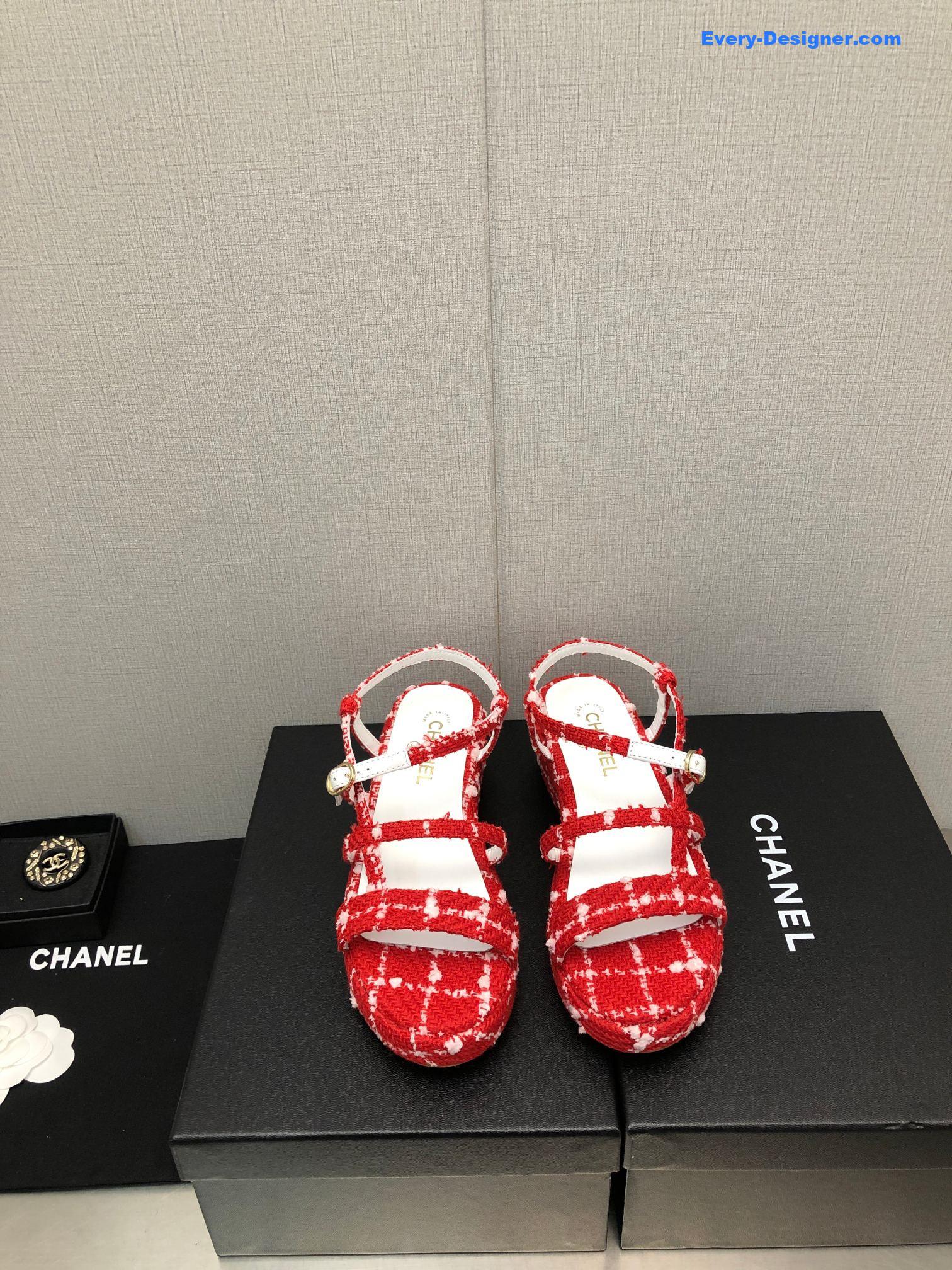 CC back metal logo sandals