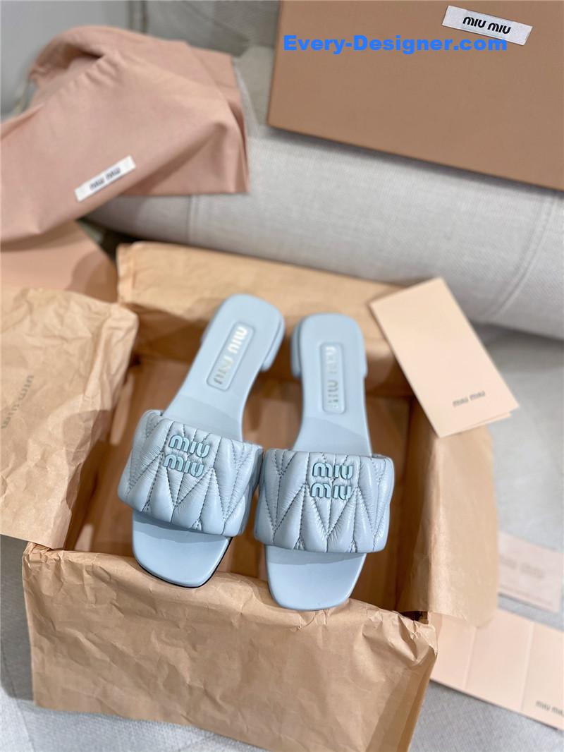 M1um1u slipper sandals in crinkled nappa