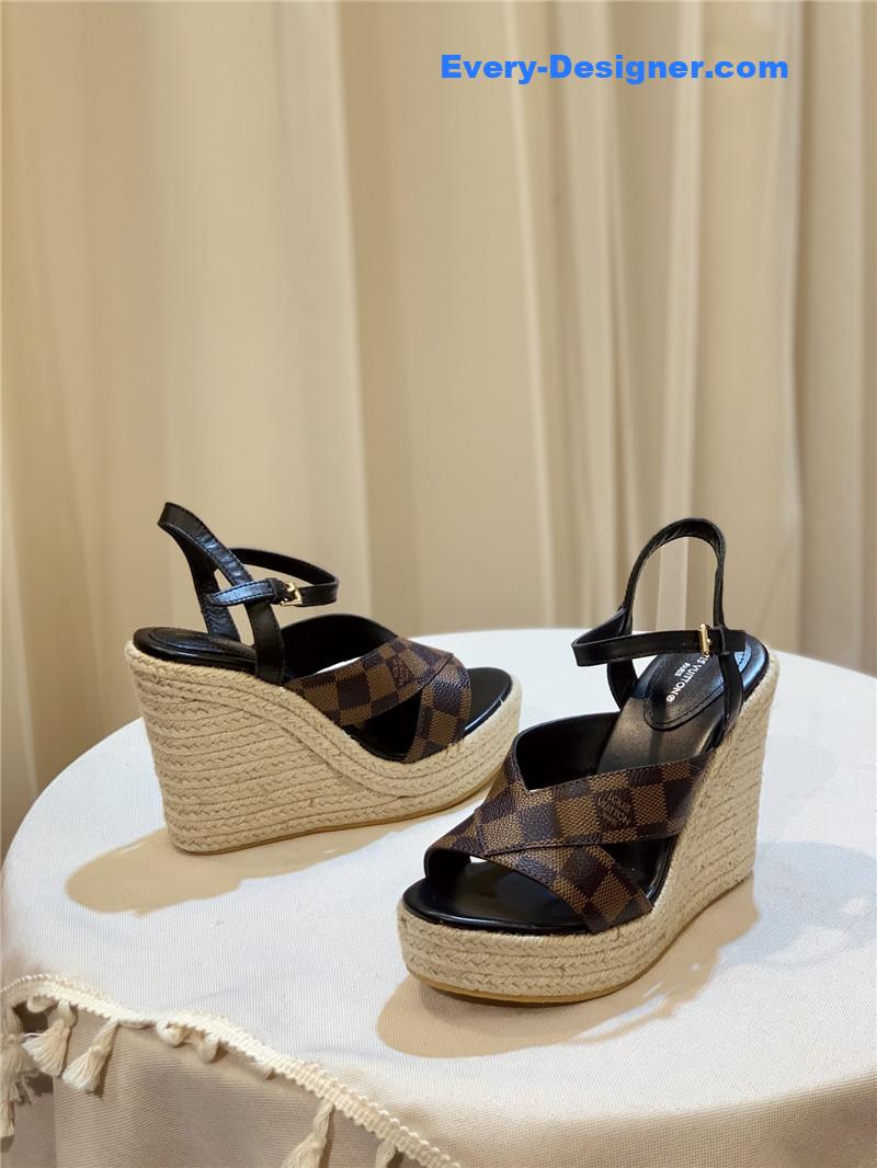 l0vis vvtt0n lv hot D1am0nd wedge sandals