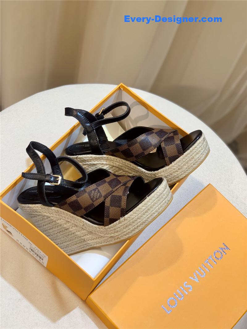 l0vis vvtt0n lv hot D1am0nd wedge sandals