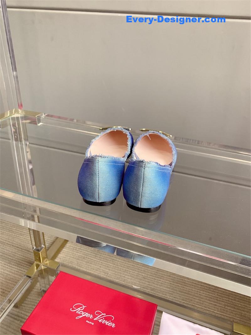 Roger vivier new hollow square buckle flat bottom