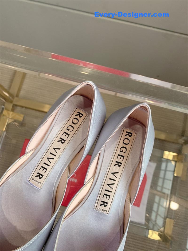 Roger vivier new hollow square buckle flat bottom