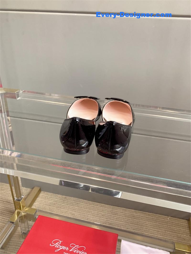 Roger vivier new hollow square buckle flat bottom