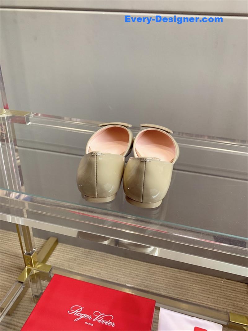 Roger vivier new hollow square buckle flat bottom