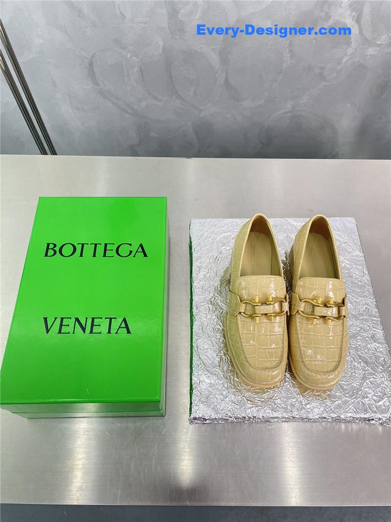 b0tt*ga Ven*ta horseshoe buckle loafers