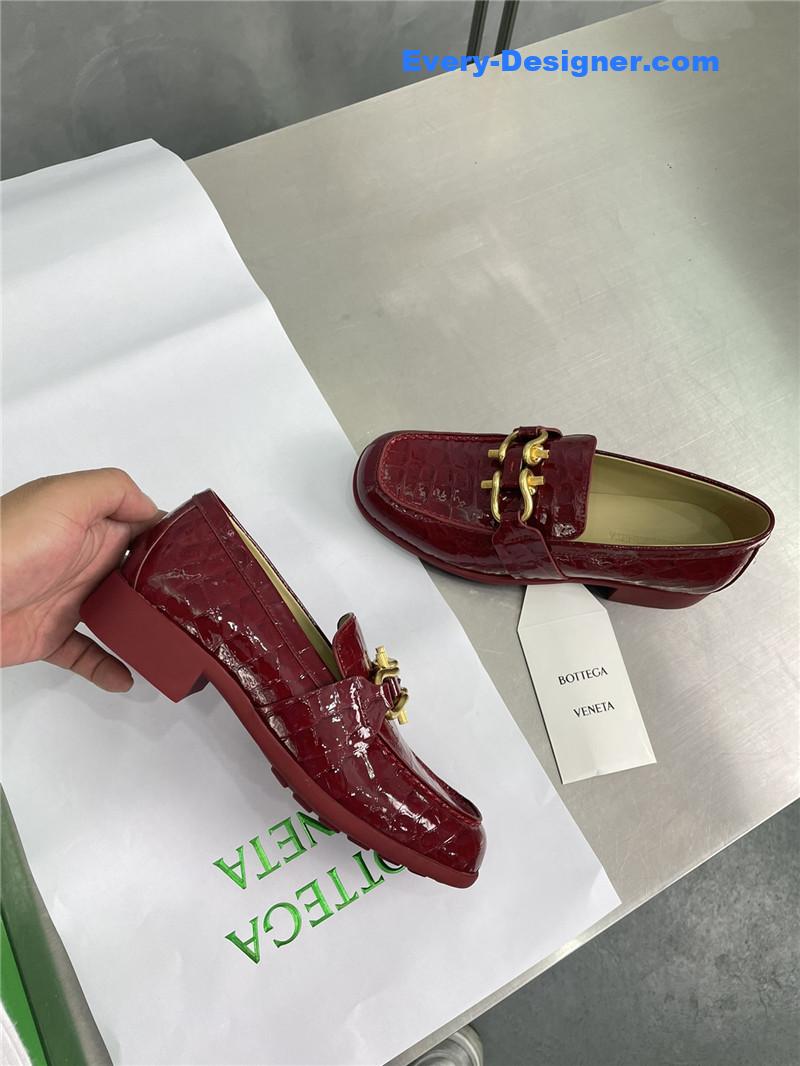 b0tt*ga Ven*ta horseshoe buckle loafers