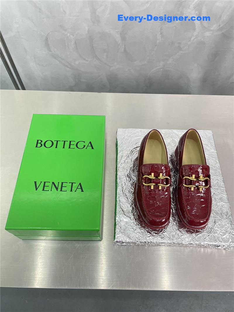 b0tt*ga Ven*ta horseshoe buckle loafers