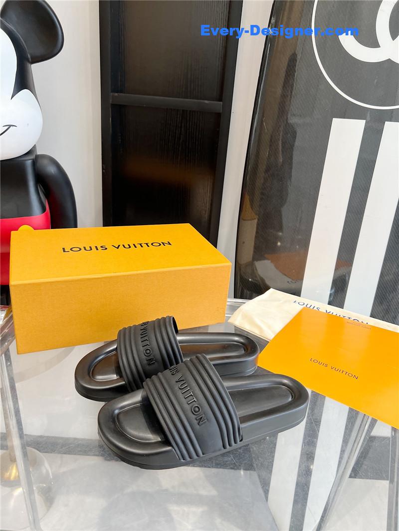 louis vuitton LV couple slippers