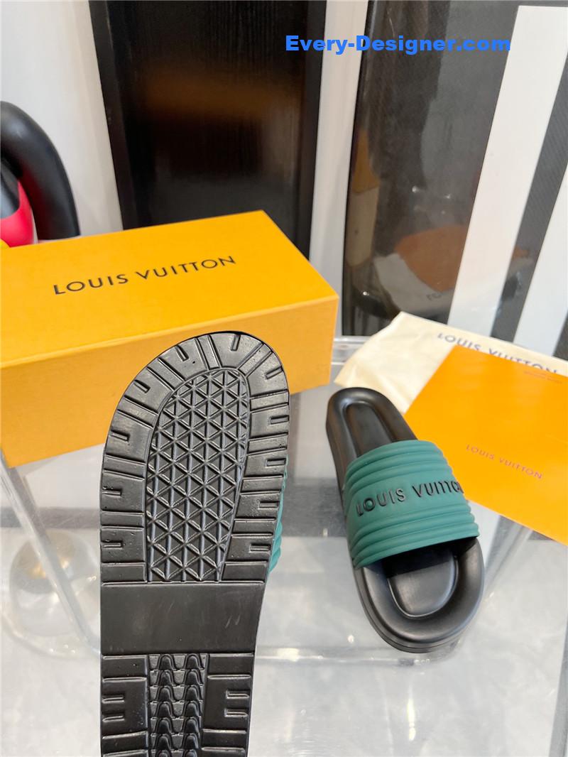 louis vuitton LV couple slippers