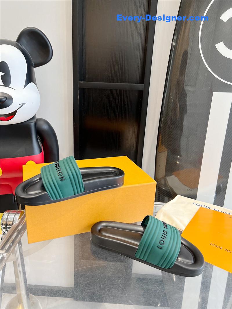 louis vuitton LV couple slippers