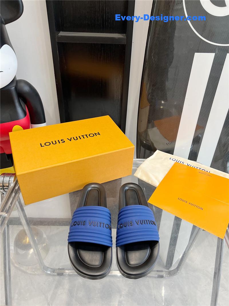 l0vis Vvtt0n lv couple slippers