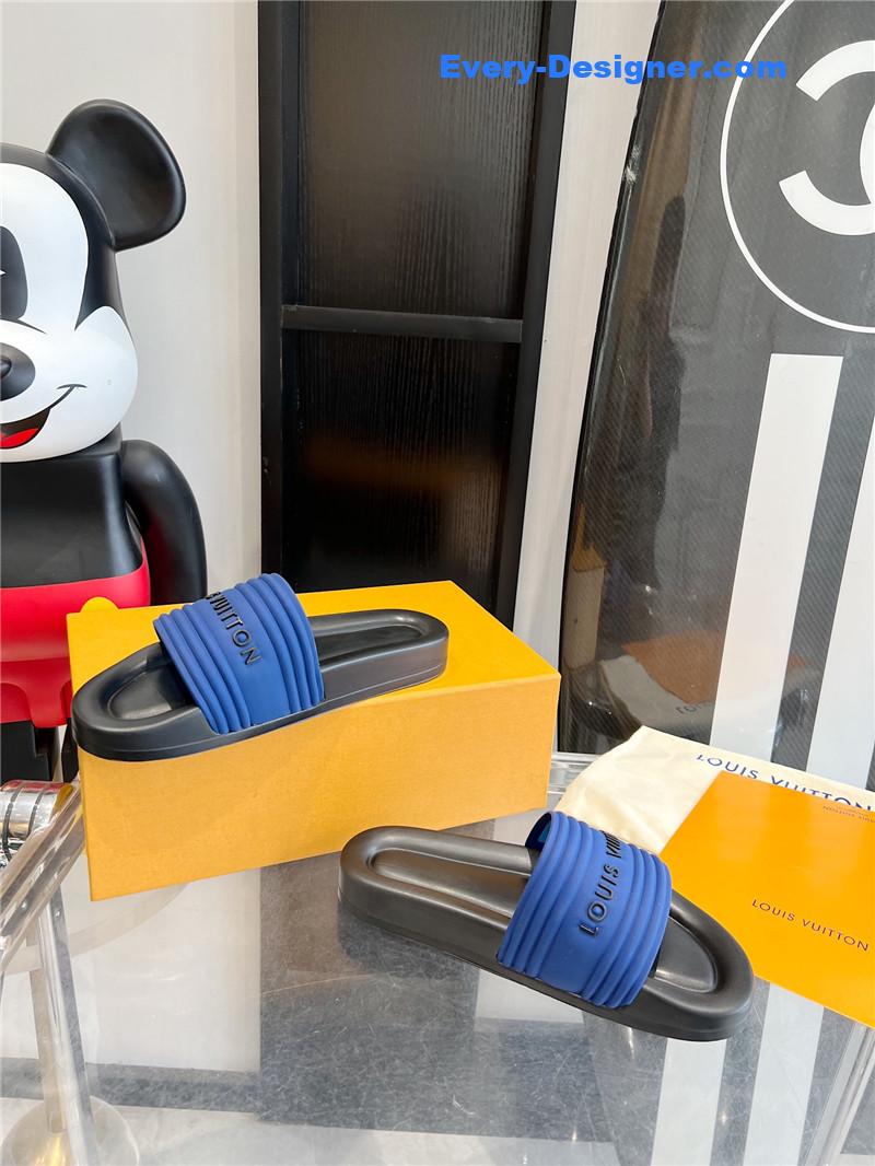 l0vis Vvtt0n lv couple slippers