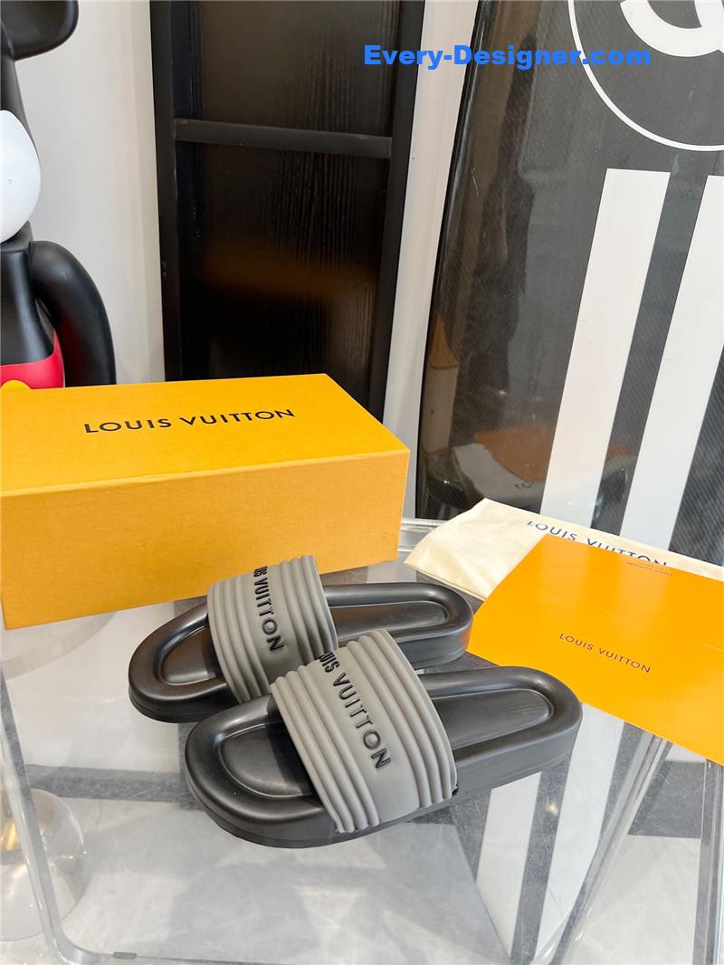 louis vuitton LV couple slippers
