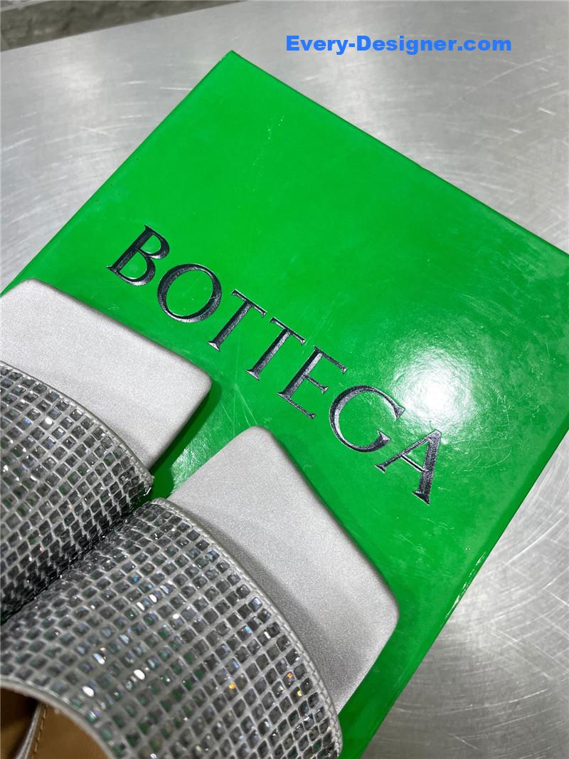 b0tt*ga ven*ta new square D1am0nd slippers