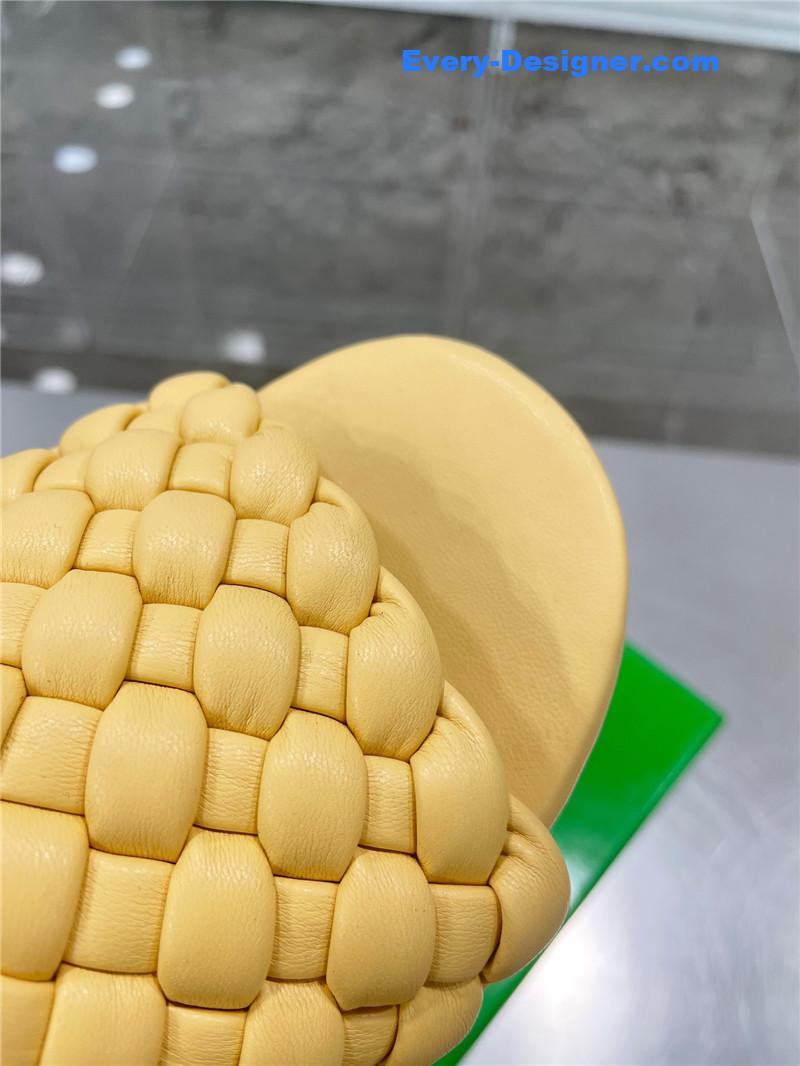 b0tt*ga Ven*ta woven slides