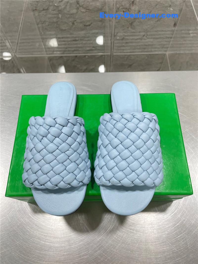 b0tt*ga Ven*ta woven slides