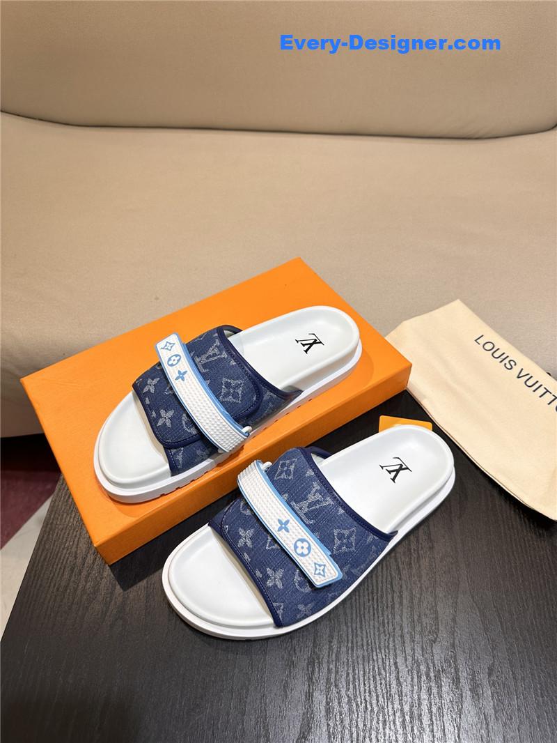 l0vis Vvtt0n lv sandals