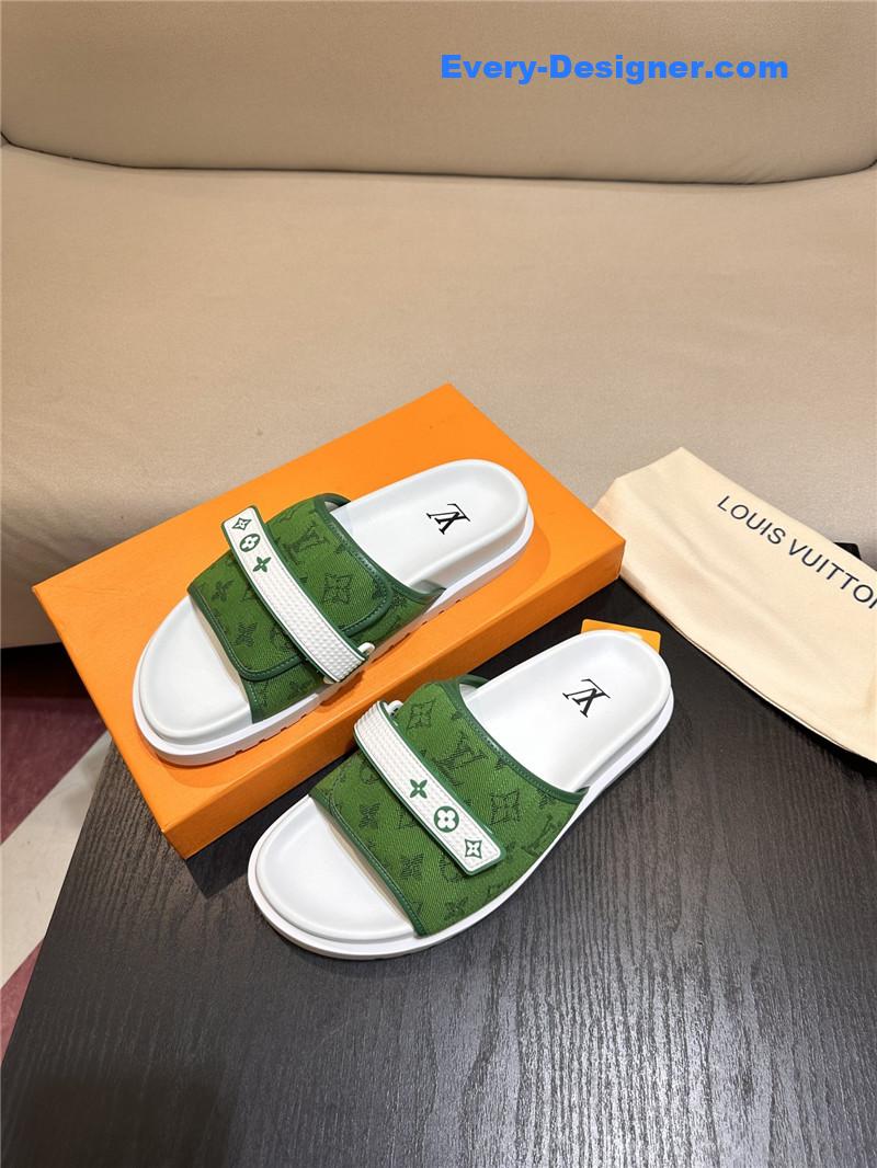 l0vis Vvtt0n lv sandals