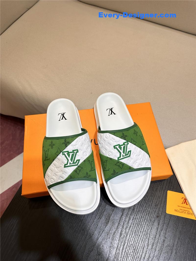 l0vis Vvtt0n lv sandals