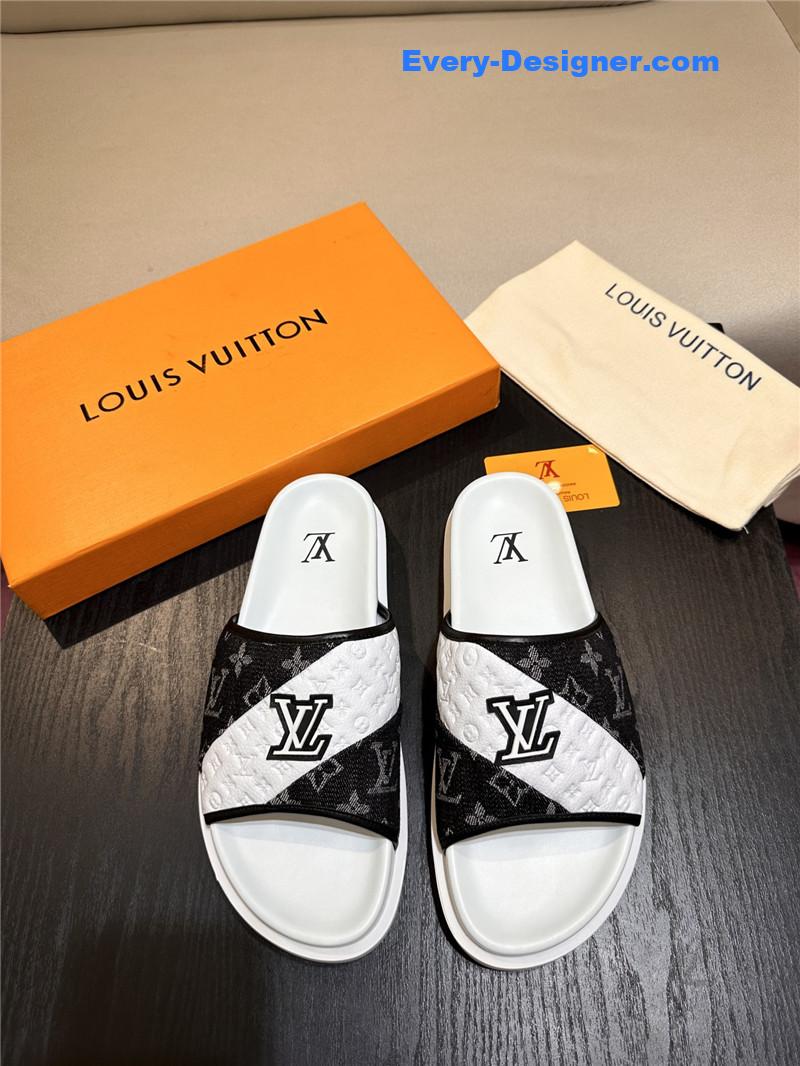 l0vis Vvtt0n lv sandals